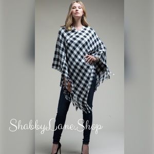 Buffalo plaid poncho with fringe- white and black